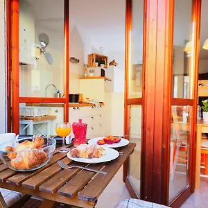 7 Sweet Apartment